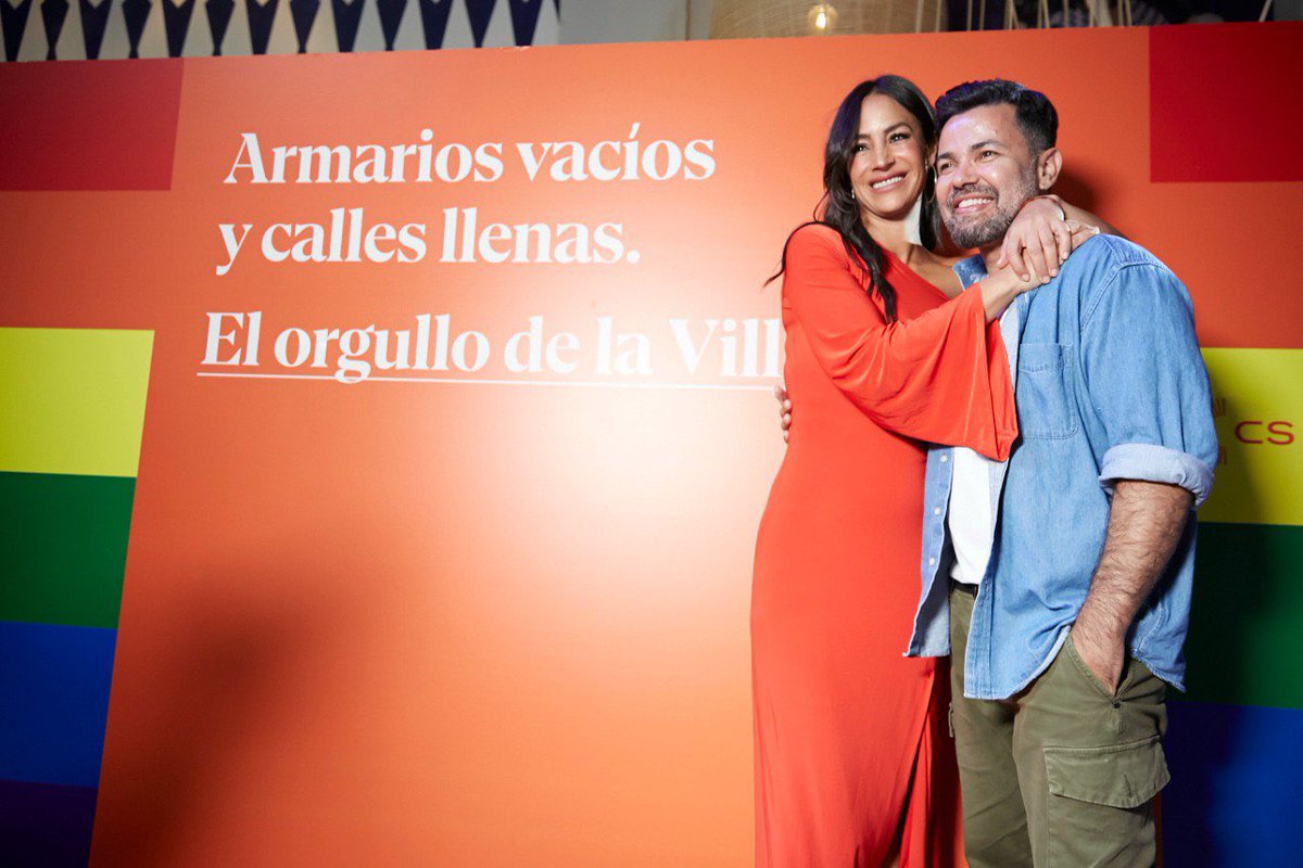 CiudadanosCs's tweet photo. 🏳️‍🌈Ayer el 'Marta, Cariño' fue el centro de la libertad, la tolerancia y la igualdad

@begonavillacis se comprometió durante un cóctel en pleno centro de Madrid a seguir defendiendo los derechos de las personas LGTBI

Los armarios vacíos y las calles llenas.
El Orgullo De la Villa https://t.co/N0jBa3iYuI