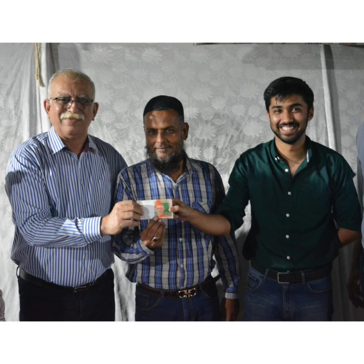 CaratPK's tweet photo. Sharing joy and blessings with our colleagues this Ramadan! Delicious food &amp; uplifting conversations were topped up with a fun session of lucky draw where winners walked away with some crisp new notes for Eid. 
May this month bring us all peace and happiness! 

 #Ramadan #caratpk https://t.co/zcduv2aXd4