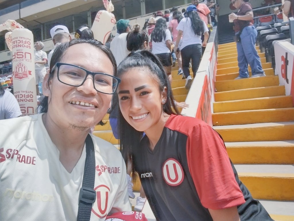 EdirMozombite's tweet photo. Con la mejor Leona Wendy Rivera. https://t.co/FmEaQLiN1X