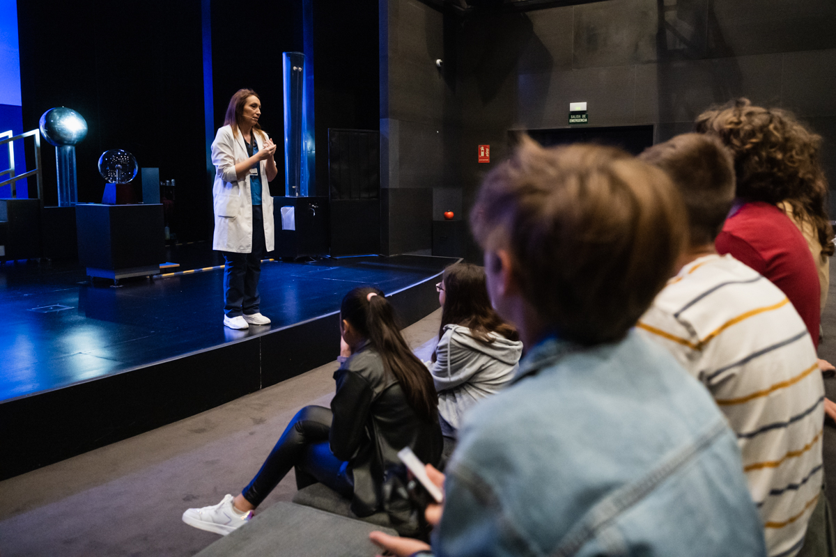 CACiencies's tweet photo. 👦👧Nuestro #ConsejodelaInfanciaCAC se ha reunido hoy en el #MuseudelesCiències 

⚡️🎵Los consejeros y consejeras han participado en #AltoVoltajeCAC y en los talleres de #PlayCAC para dar su opinión y presentar nuevas propuestas de contenidos

¡Gracias por vuestra colaboración! https://t.co/ABaKbPg6kB