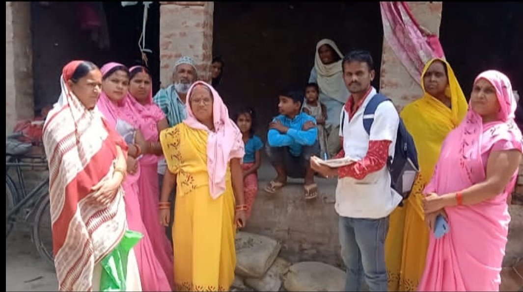 premkumar_kgmu's tweet photo. 👨‍⚕️Today Dastak Abhiyan Supervision,Discuss to prevent mosquito breeding,fever Village-KHADKUIYA NANKAR HWC-ROMANDAI BLOCK BARHNI CHO-PREM KUMAR ASHA-POOJA AWW-REETA GUPTA , SHEELA KUMARI,GEETA MAURYA SAHAYIKA-MAYA DEVI GUPTA , RAJMATI @CMOSiddharthna1 @dmsid1 @rahat_up @MeUPGovt https://t.co/NDuHr8WXpT