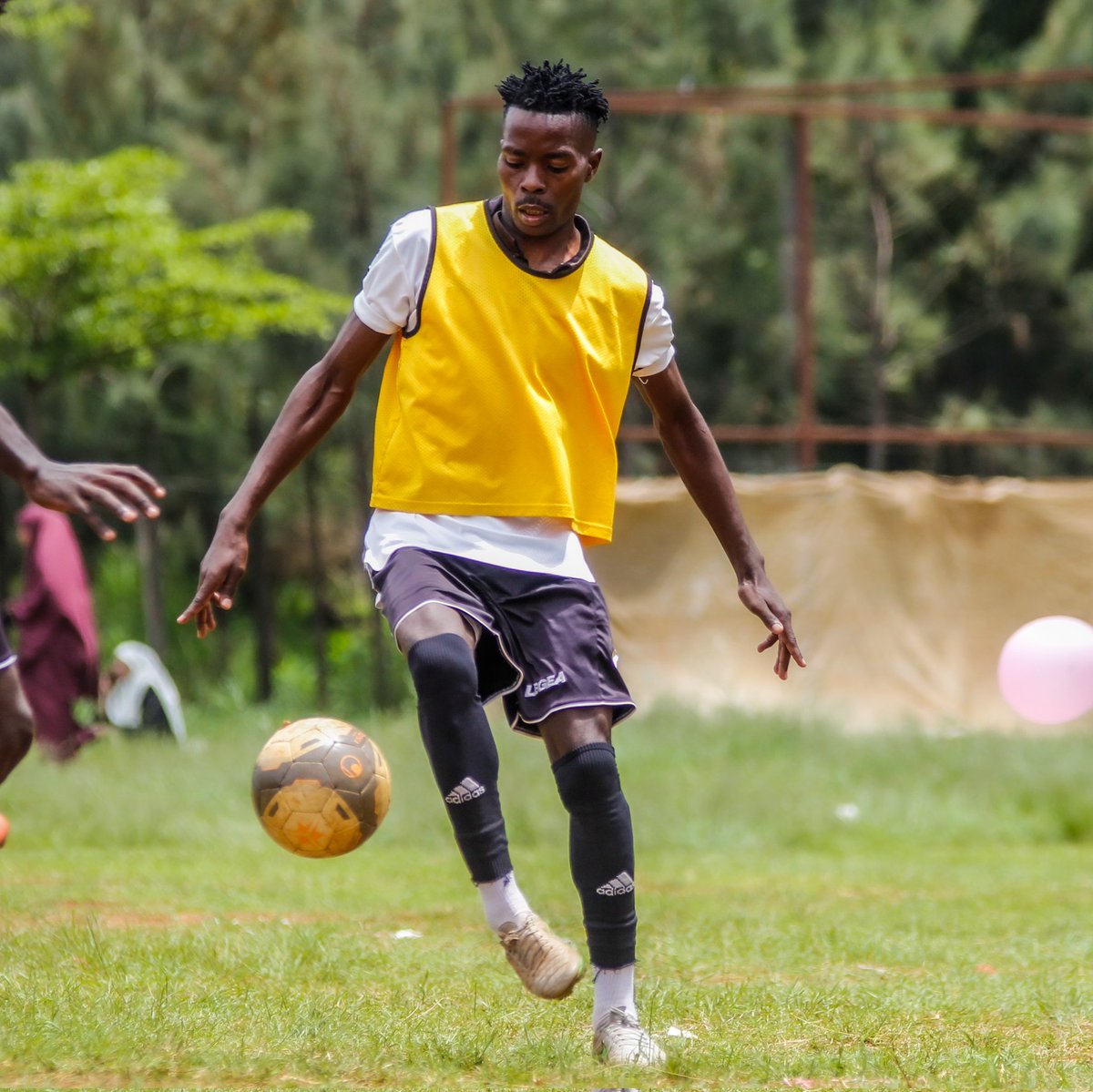 FC_Sofapaka's tweet photo. 🔜Last one before tomorrow

✊Pumped up for Saturday's battle

@OyandoRonny

#BatotoBaMungu https://t.co/yufQYnNHlJ