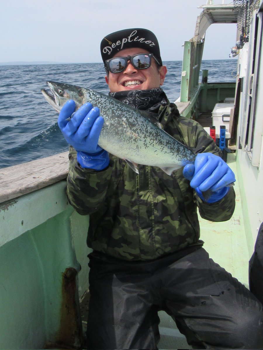 BDopeness's tweet photo. Peace!!!!!

April 20th,2023
TANEICHI MASU JIGGING!!!!!

【jig】 COJYANT VBW （Blue　Pink）150g

【hook】J-1 Fine 1/0

I want to get together with everyone again!!!!!

Peace!!!!!!!

＃種市漁港　
＃福丸
＃イワキ釣具店
＃サクラマスジギング
＃COJYANT
＃DEEPLINER https://t.co/OkJ540IwhE