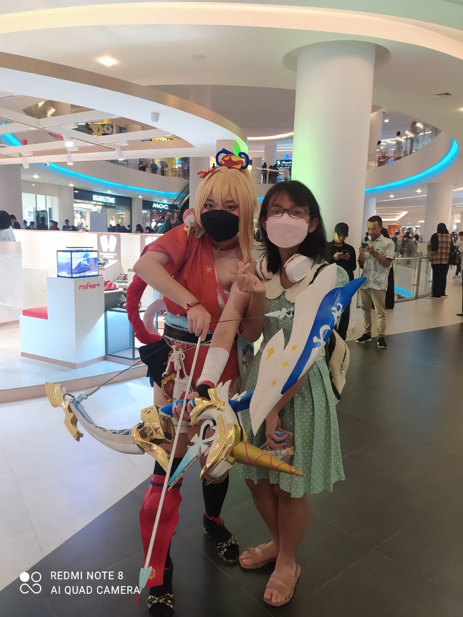 KarliJenifer's tweet photo. Cosplay Yoimiya versi orang Pontianak. Hehehe... Kalian pasti tertipu deh ama kecantikan yang satu ini 😋😋😋 https://t.co/NPXWWLxanV