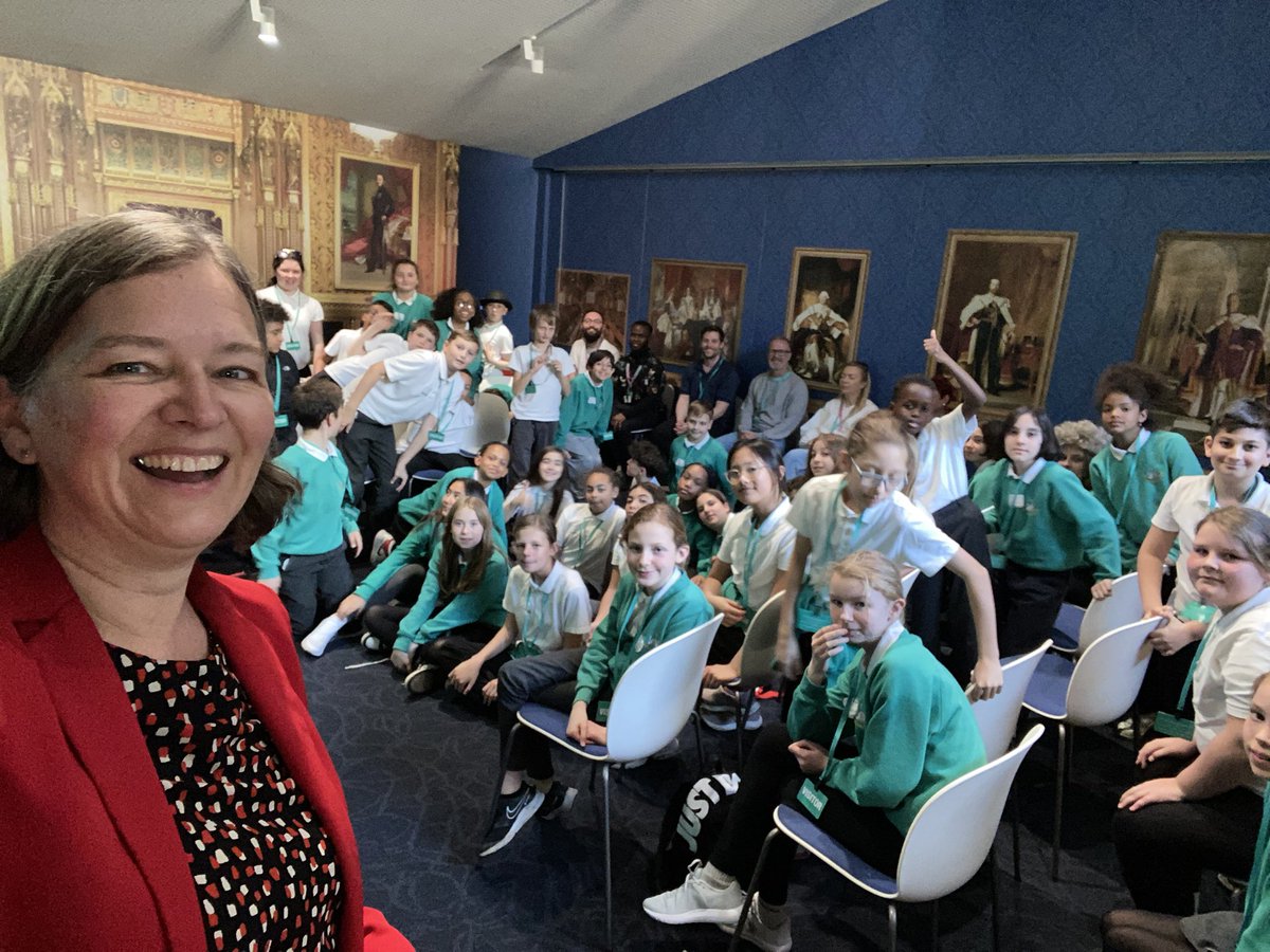 PutneyFleur's tweet image. It was fantastic to welcome @RiversdalePS to Parliament this week, to hear what changes they want to see in our community and talk about my job representing them.