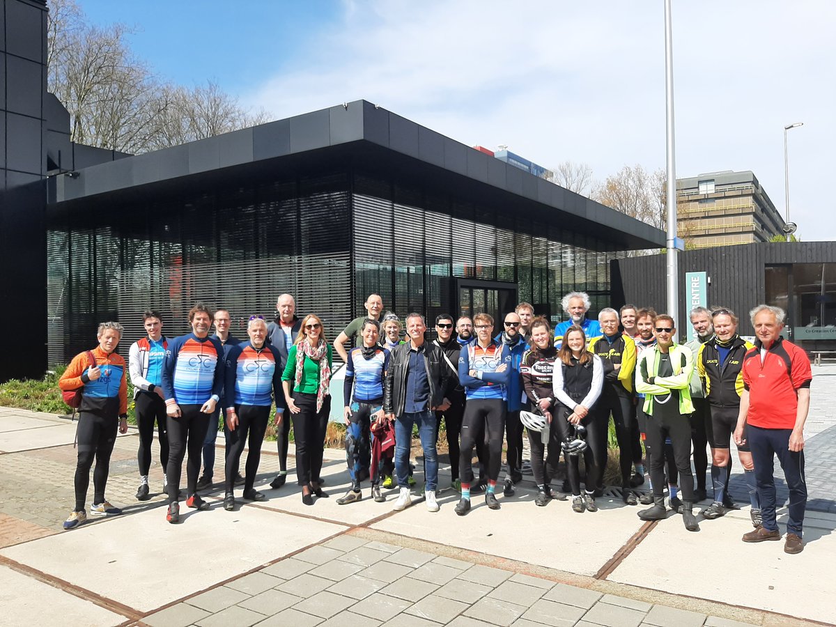 🚴Vandaag ontvingen wij Cycling4Climate op The Green Village! @dobbelska &amp; Marjan <a href="/kreijns/">Marjan Kreijns</a> boden de groep een rondleiding over het terrein. @ClimateClassic tourt vandaag 100km door <a href="/zuid_holland/">Provincie Zuid-Holland</a> om aandacht te vragen voor #klimaatverandering! Wij wensen ze nog veel succes💪