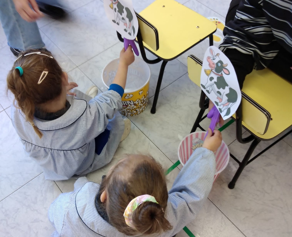 PromSocial_ongd's tweet photo. Alumnos y alumnas de la @EfaPineiral se han involucrado en una iniciativa local vinculada con los #ODS existentes en su municipio para la difusión de la #agenda2030 generando un impacto entre los más pequeños https://t.co/a2llJWoKAV https://t.co/q4nEgCMtQ4