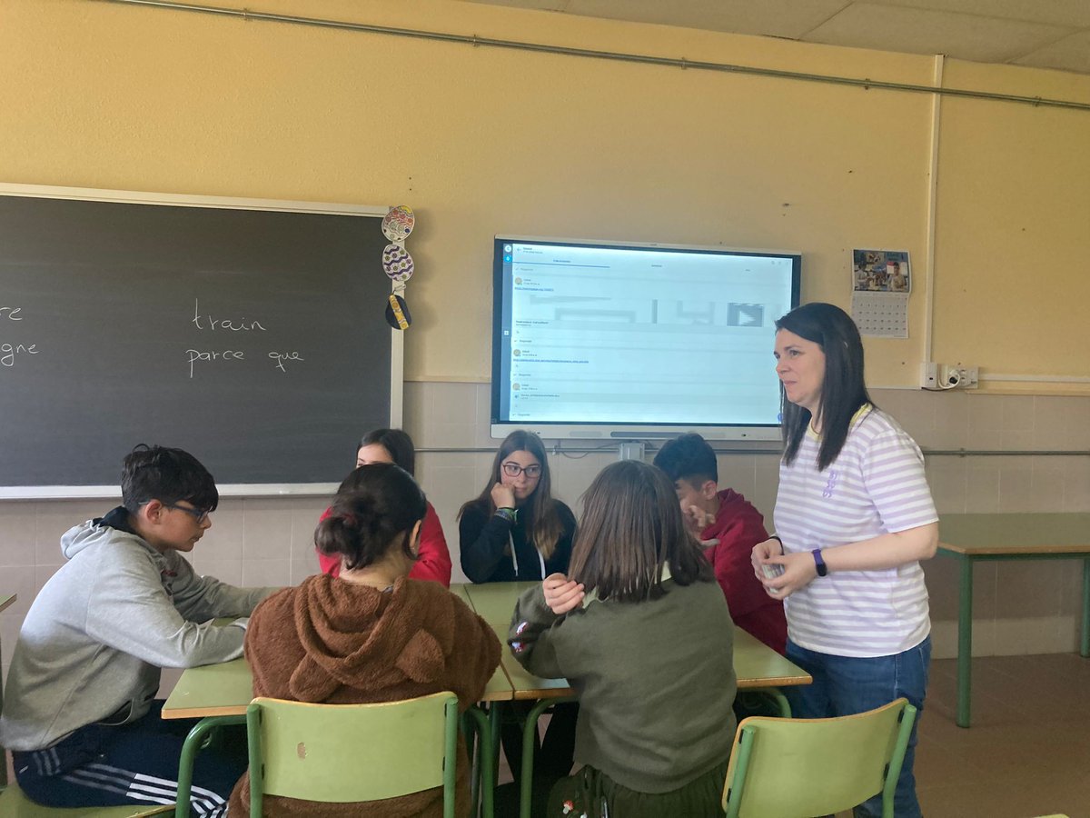 NuriaGC4's tweet photo. Qué maravilla de jornada, ayer por la mañana, con Aroa y con @frances_CFIEVA en Villalón, aprendiendo, jugando y utilizando nuevas tecnologías. Mil gracias. #OBSERVA_ACTION #formacionCyl @cfievalladolid
@educacyl @CFPIdiomas https://t.co/2GWmbKyl6R