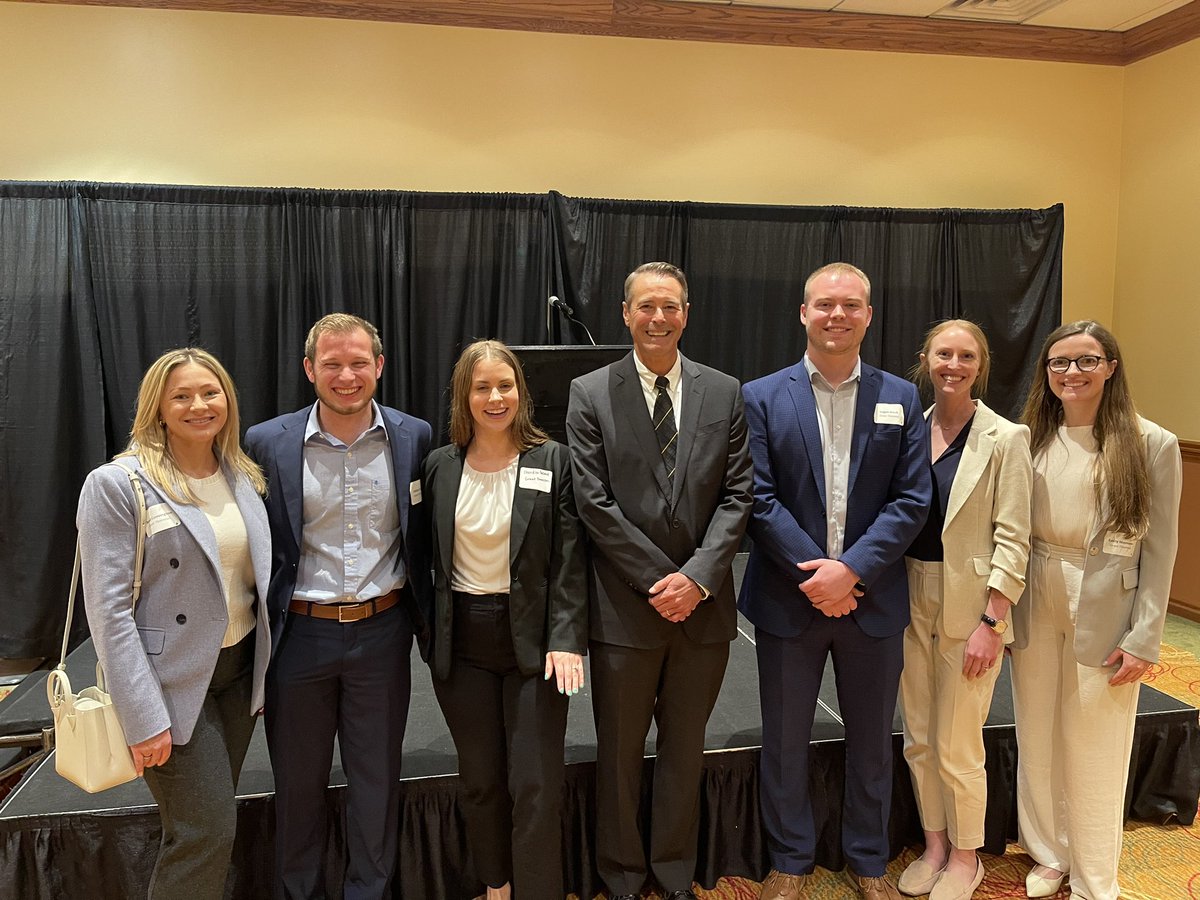vairama's tweet photo. Great to host the @GrantThorntonUS team at the @BAPmizzou @_BetaAlphaPsi initiation banquet at @Mizzou last night. A great group of @MizzouBusiness accounting students and an insightful, inspirational talk by Brett Lewis. The future is bright! #education #careers #honors https://t.co/n6bxakBfky