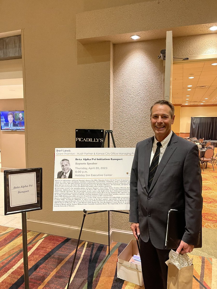 vairama's tweet photo. Great to host the @GrantThorntonUS team at the @BAPmizzou @_BetaAlphaPsi initiation banquet at @Mizzou last night. A great group of @MizzouBusiness accounting students and an insightful, inspirational talk by Brett Lewis. The future is bright! #education #careers #honors https://t.co/n6bxakBfky