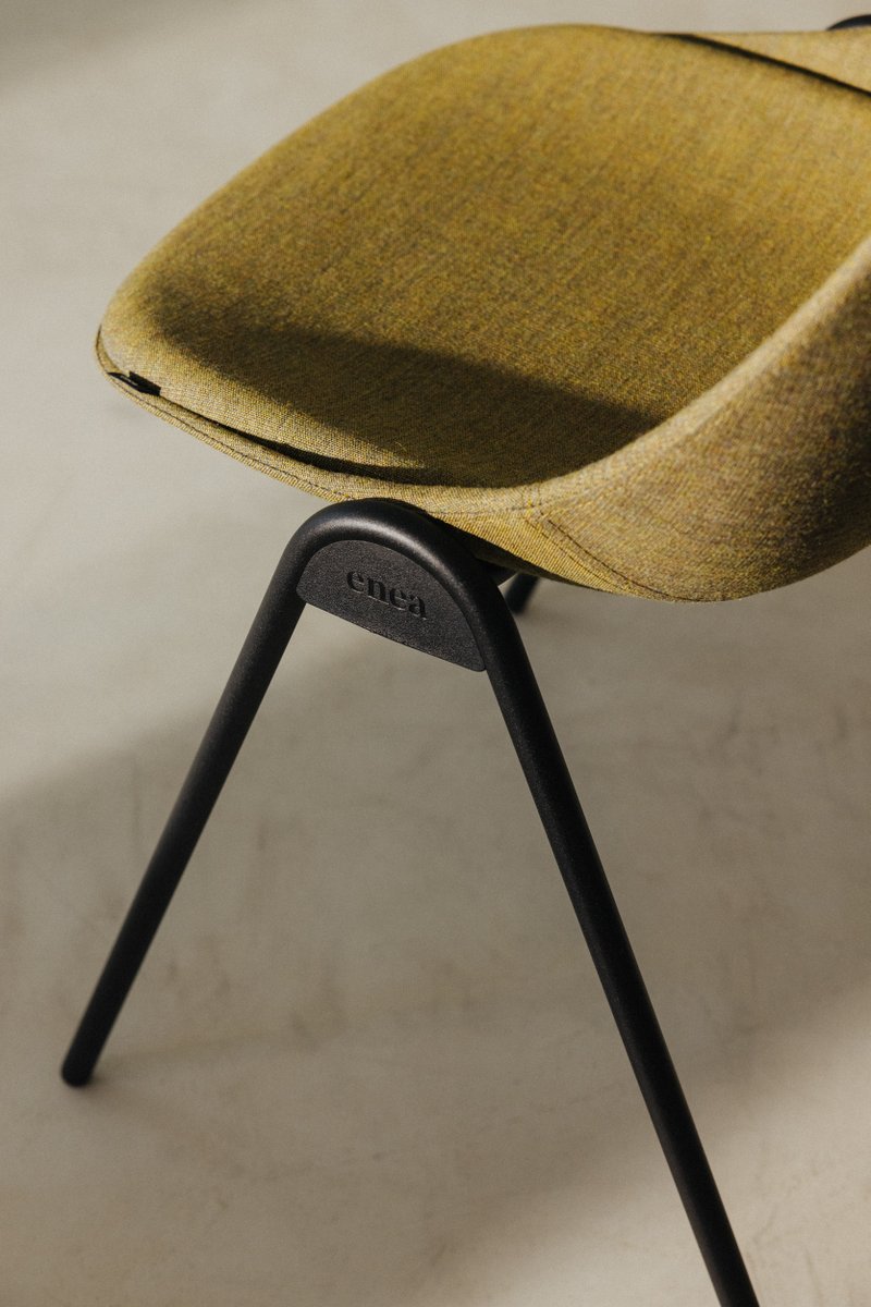EneaDesign's tweet image. Our #MateC chair, designed by Estudi Manel Molina, was amongst the award winners at the #RedDotAwards, which seek out and recognise the best and most innovative designs. We’re already celebrating! 🥳

➡️ eneadesign.com/en/products/ma…

#Design #RedDotAward #DesignAward #ProductDesign