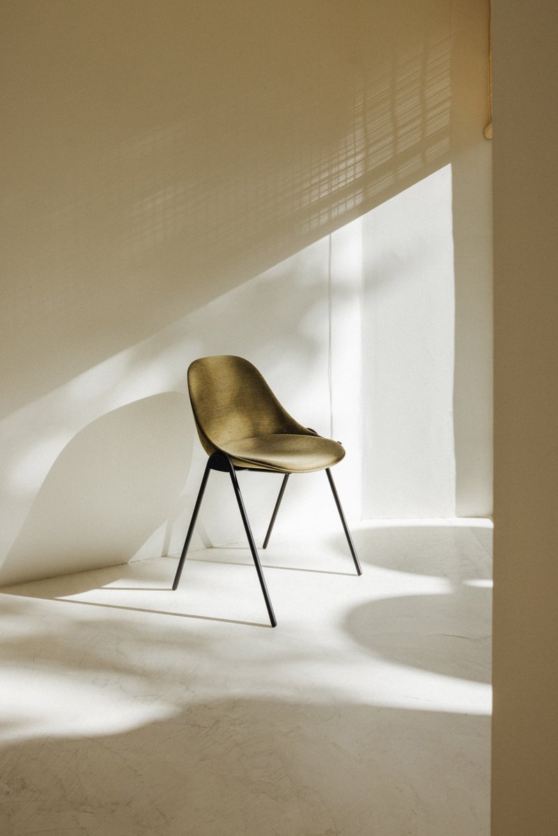 EneaDesign's tweet image. Our #MateC chair, designed by Estudi Manel Molina, was amongst the award winners at the #RedDotAwards, which seek out and recognise the best and most innovative designs. We’re already celebrating! 🥳

➡️ eneadesign.com/en/products/ma…

#Design #RedDotAward #DesignAward #ProductDesign