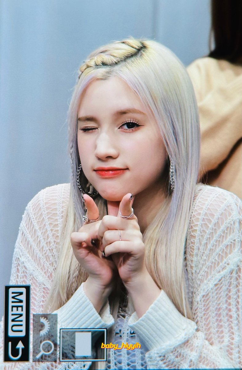 baby_hiyyih0727's tweet photo. 230421 프리뷰😽

#HUENING_BAHIYYIH #휴닝바히에 #바히에 #케플러 #KEP1ER
#Giddy #LOVESTRUCK https://t.co/KqCD8hcxbJ