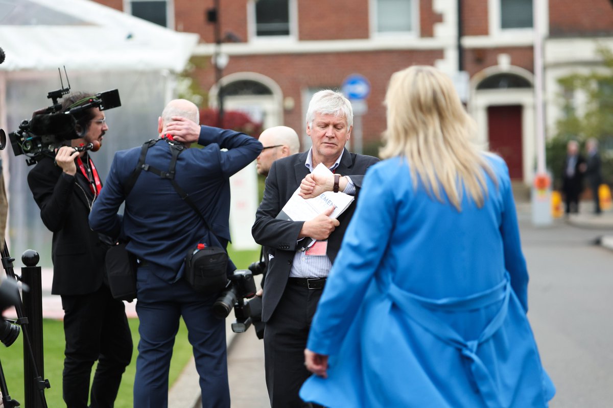 Mark Simpson tweet media