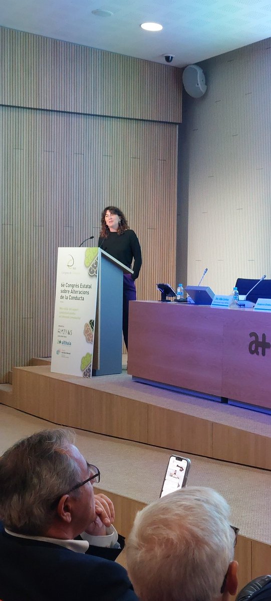 cconducta's tweet photo. ➡️ @LMarijuan @APADISASOC Habla sobre la reducción en el uso de #prácticasrestrictivas y la necesidad de cambiar la visión sobre las posibilidades de les personas con #discapacidad intelectual.
Actuar de otra forma mientras se asegura su vida y su estabilidad.
#cconducta https://t.co/78n5iqMPJ0