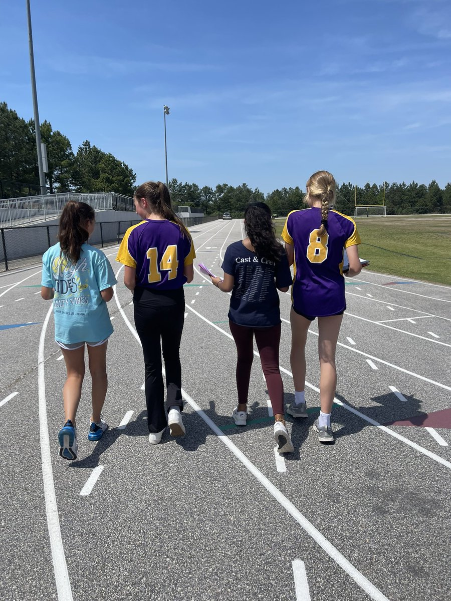 Mrs. Amos tweet media