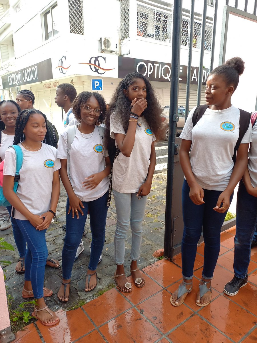 Arrivée des élèves du collège du gosier à la JPO LPO CARNOT