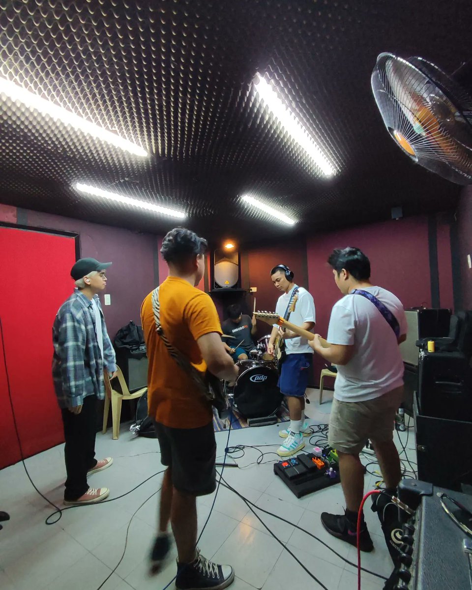 savetheyouthph's tweet photo. Rehearsal for tomorrow's show!

See you at 123Block, Mandala Park, Mandaluyong
!!!! Gates open 4:00 pm!

#UragonNight4
#SaveTheYouthPH

📷 : Allen Lyka https://t.co/vXjrpkqdfk
