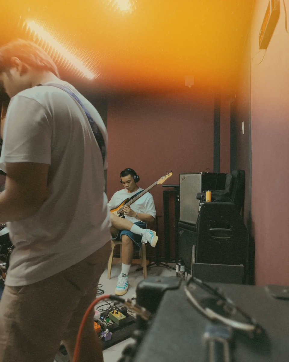 savetheyouthph's tweet photo. Rehearsal for tomorrow's show!

See you at 123Block, Mandala Park, Mandaluyong
!!!! Gates open 4:00 pm!

#UragonNight4
#SaveTheYouthPH

📷 : Allen Lyka https://t.co/vXjrpkqdfk