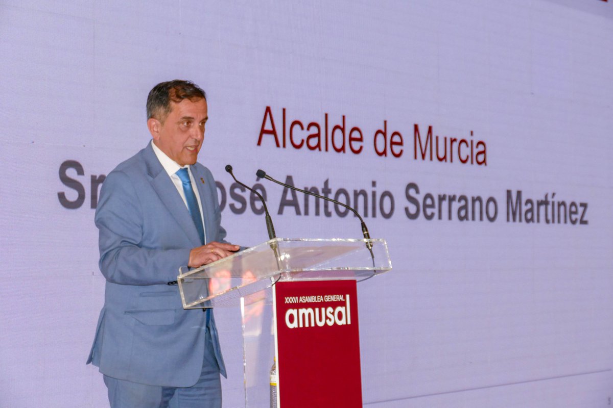 SerranoJAntonio's tweet photo. 🤝Asistimos a la XXXVI Asamblea General de @Amusal que tiene por lema: 'Empresas que aportan Empleo y Riqueza a la Región de Murcia'.
#Amusal es sinónimo de cooperación y en un contexto social como el que vivimos, la #EconomíaSocial es la mejor receta para el progreso de todos. https://t.co/I5ydGSYdaP