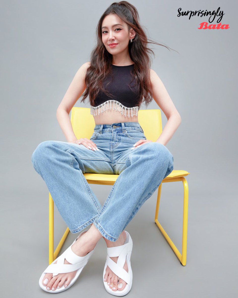 we_arebellaclub's tweet photo. ☀️ พักร้อนนี้น่ารักไม่พัก คุณ “เบลล่า ราณี” @bl_bellacampen สวม “ #BataEnergy + ” รองเท้าแตะใส่สบายรุ่นฮอตฮิตของบาจา 

🌐 ช้อปออนไลน์
Website : https://t.co/mAtY2NwTqu
Lazada : https://t.co/EiVBx3fLTl

#BataThailand #มีเบลล่าต้องมีบาจา
#bellacampen #เบลล่าราณี https://t.co/6vRnXKsLsa