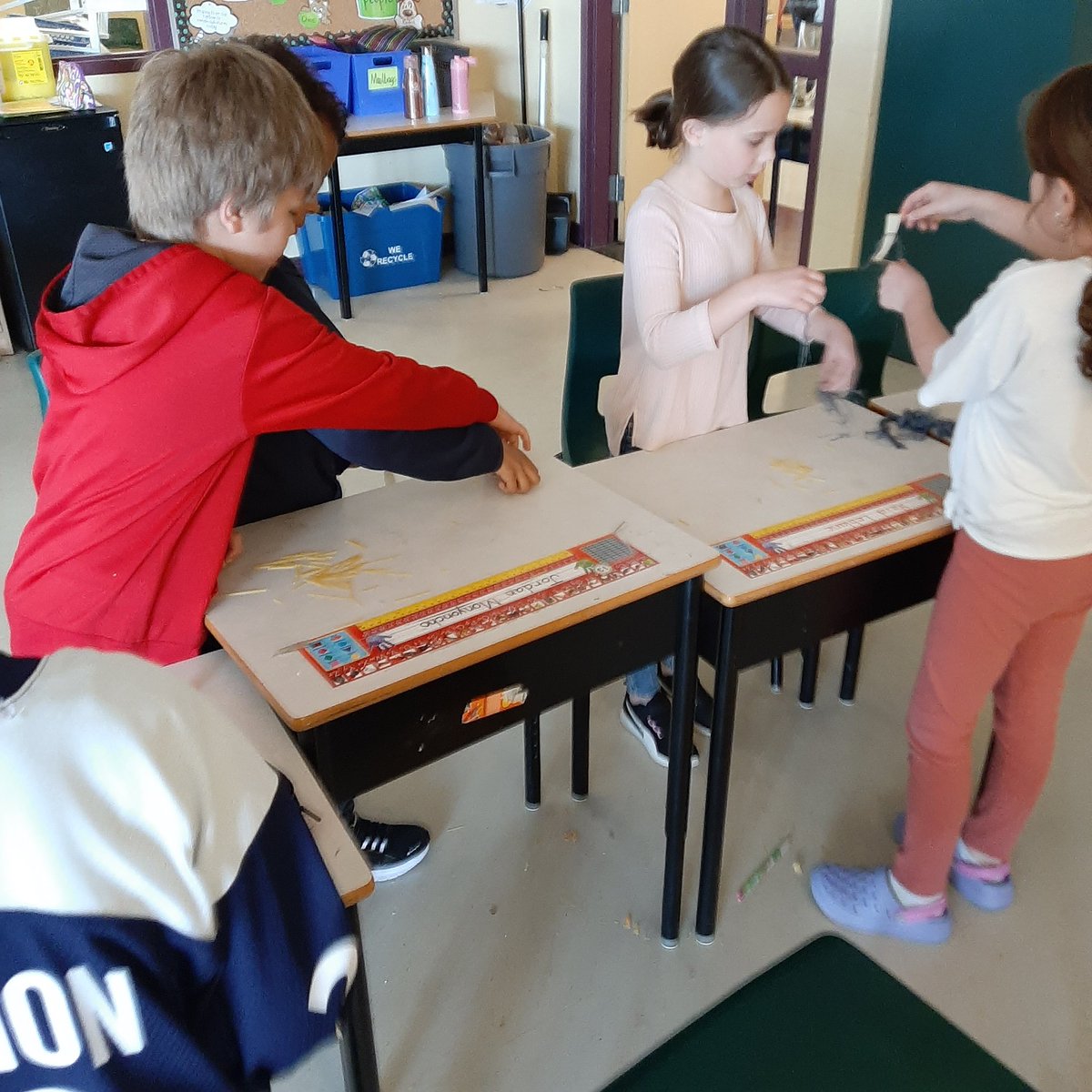shescounselling's tweet photo. Some #CreativeCritters in Grade 2 did the #SpaghettiChallenge! Wow! Totally amazeballs when we work together and have fun! @HRCE_NS @HRCEHealthPromo @she_ns https://t.co/kBu4Xp7bSH