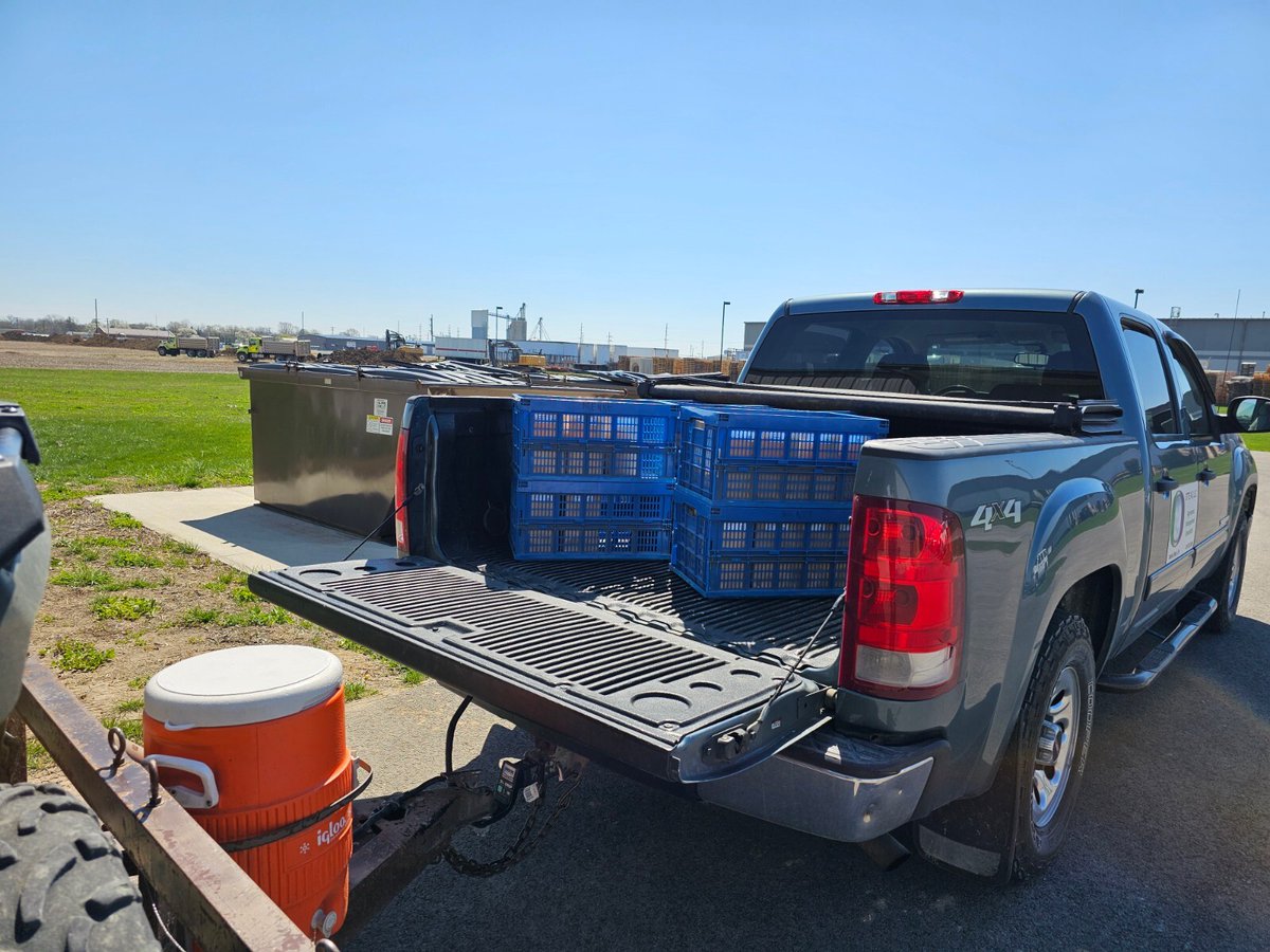 Our Consultants are busy out in the fields getting soil samples and delivering them to the lab. We love seeing the process from start to finish‼️ 

#amplifynetwork #brooksidelabs #soilhealth #referenceyoursoil #community #education #agronomy #agindustry #consultants #soilsamples