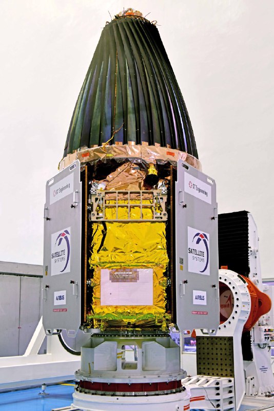 Sputnik_India's tweet photo. 2/2
This is a dedicated commercial mission through NSIL with #TeLEOS-2 as primary satellite and Lumelite-4 as a co-passenger satellite. The🛰️weigh about 741 kg and 16 kg, respectively. Both belong to 🇸🇬. They are intended to be launched into an Eastward low inclination orbit https://t.co/B5WnHqrVft