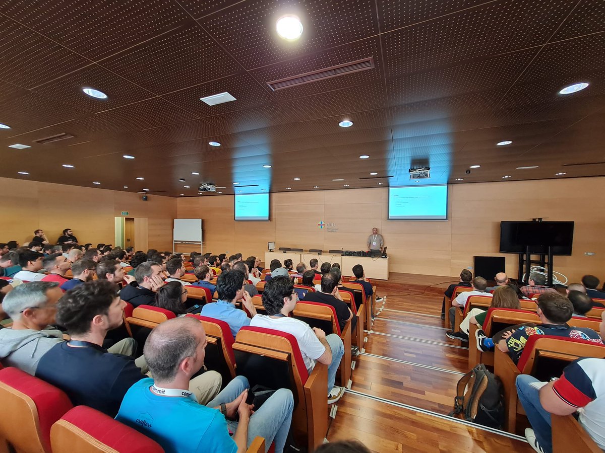 commitconf's tweet photo. Está pasando...
Es emocionante la respuesta de la comunidad en cada charla. ¡!De 10!! 🤗

#commitconf #DoNotLookBack https://t.co/dX0cByhSe8