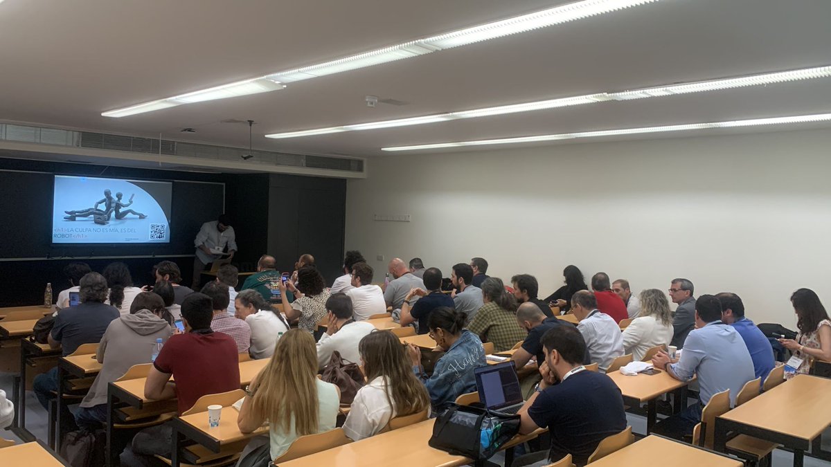 commitconf's tweet photo. Está pasando...
Es emocionante la respuesta de la comunidad en cada charla. ¡!De 10!! 🤗

#commitconf #DoNotLookBack https://t.co/dX0cByhSe8