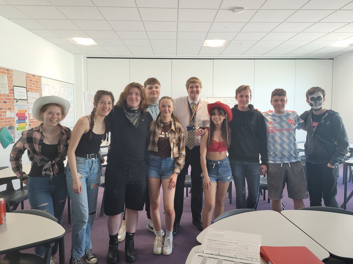 Today, I feel old. It's the last day for this year's wonderful S6 year group @InverurieAcad. Every year is emotional, with the last day tinged with sadness and happiness. #Classof2023, it's been a blast!

instagram.com/p/CrTBwz6qCdn/…