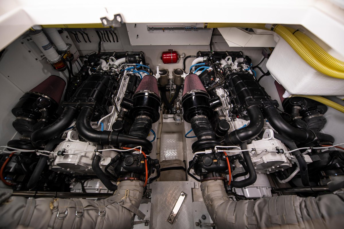 CatMarineGlobal's tweet photo. From the engine room to the helm, the Phantom 65 is designed for a superior yachting experience.
See the Phantom 65: https://t.co/f0JL4eRTqh
#Caterpillar #CatMarine #Fairline #yacht #motoryacht #yachtlife #yachting #poweredbycat https://t.co/JH0JhDf1CA