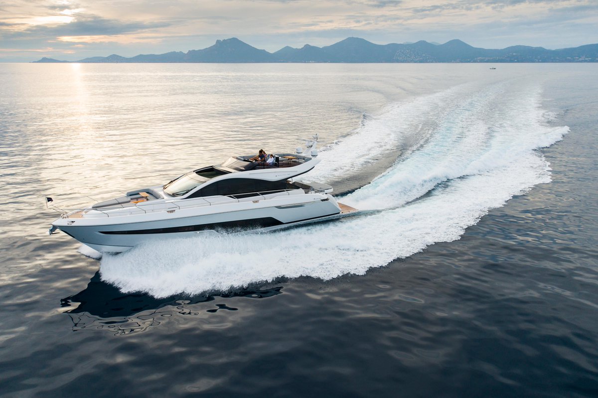 CatMarineGlobal's tweet photo. From the engine room to the helm, the Phantom 65 is designed for a superior yachting experience.
See the Phantom 65: https://t.co/f0JL4eRTqh
#Caterpillar #CatMarine #Fairline #yacht #motoryacht #yachtlife #yachting #poweredbycat https://t.co/JH0JhDf1CA