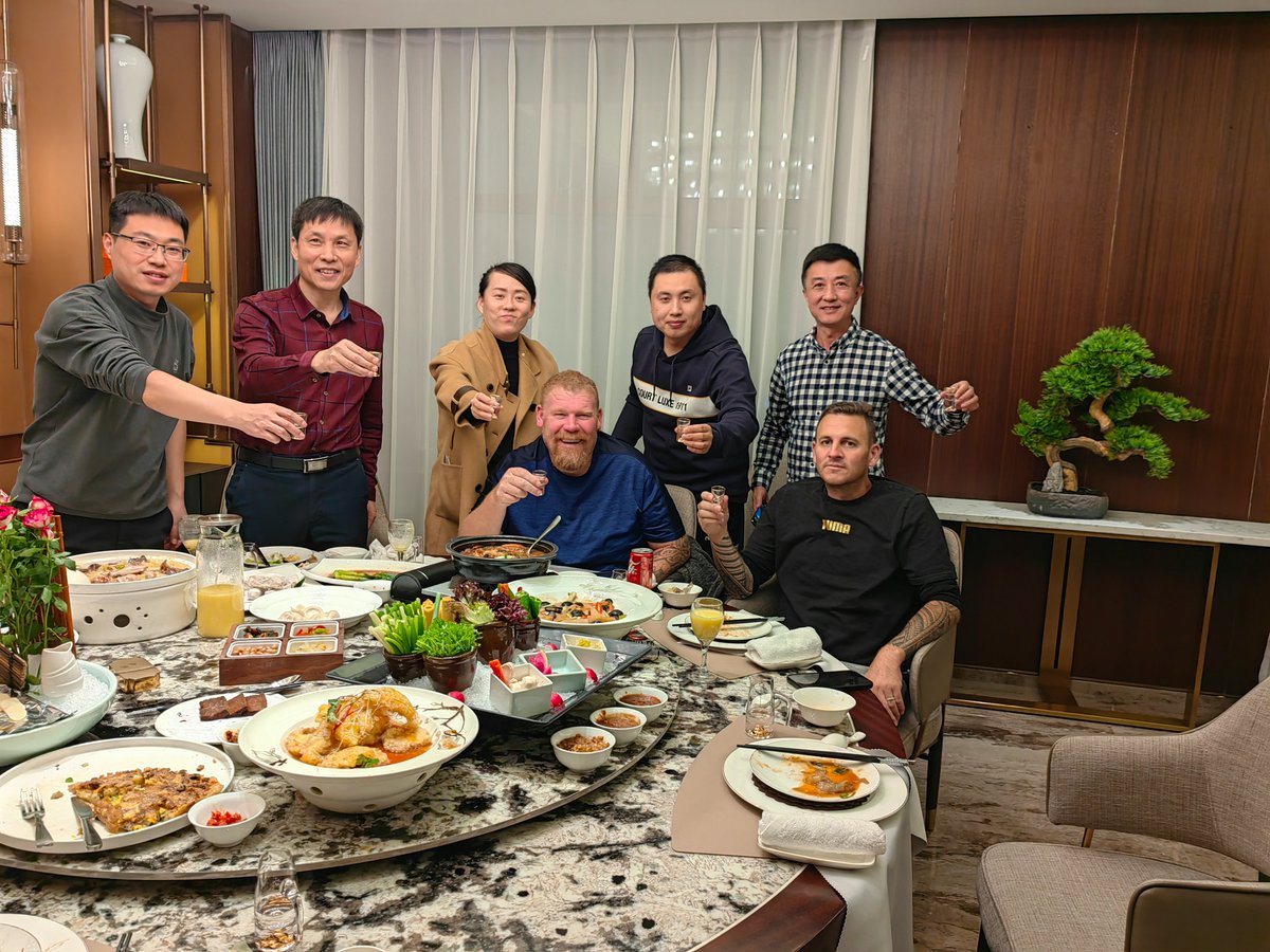 Oceania customers are very satisfied with RWM asphalt mixing plant.
One set 120T/h LBJ1500 model signed on site.👏👏👏