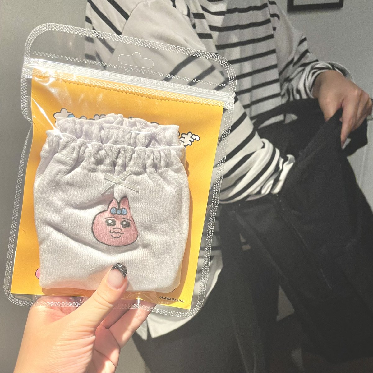 about_tsu's tweet photo. 仕事終わりに一人で初日のおぱんちゅうさぎPOPUPに行き、嫁のために " おぱんちゅ " 買ってくる夫、唯一無二すぎる https://t.co/IBFLPkN0nF