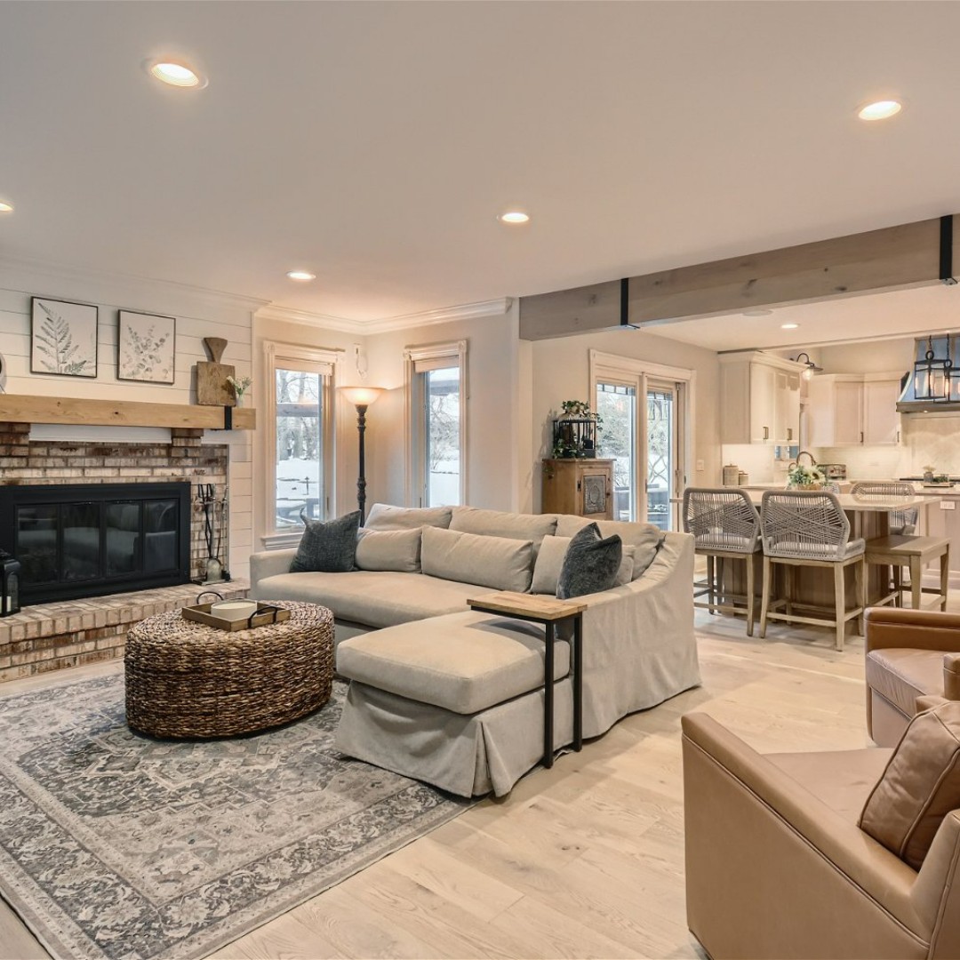 iconbuildgroup's tweet photo. Check out this gorgeous family room reno! What's your favorite part?
https://t.co/DguVYTF8VT
info@ibgremodel.com
(847) 232-6400
#iconbuildinggroup #reno #remodel #familyroom #homereno #homeremodel #homedecor #homedesign https://t.co/hAdqZ1ry0G