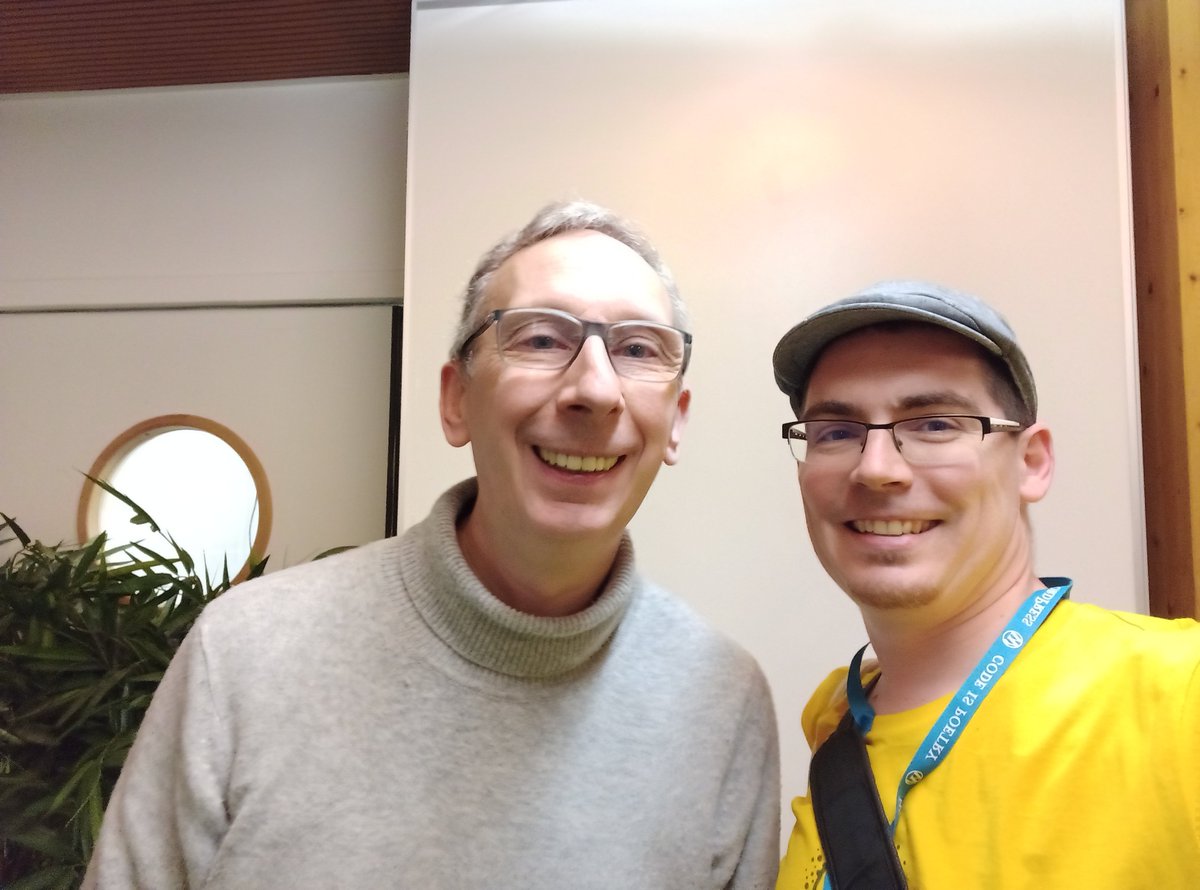 Michael_Gout's tweet photo. Le WordCamp, c'est aussi l'occasion de retrouver des confrères et amis ! #wcparis https://t.co/72kiNNzmTb
