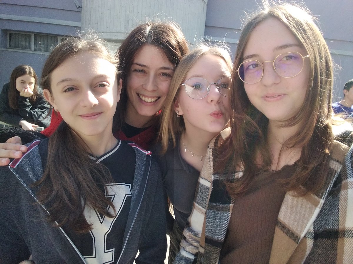 stellasacchini's tweet photo. Che adoro le mie bimbe l'ho già detto? 

#bimbe #bimbemie #bimbedistella https://t.co/e2hgG6vta3