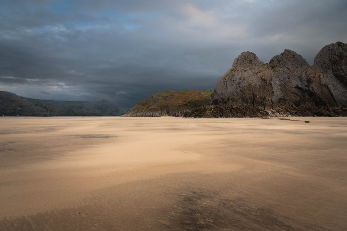 Stunning 3 Cliffs Beach in Wales

#visitwales #southwales #Gower #Gowerpeninsula #beachshots #sandybeach #sandybeaches #landscapephotography