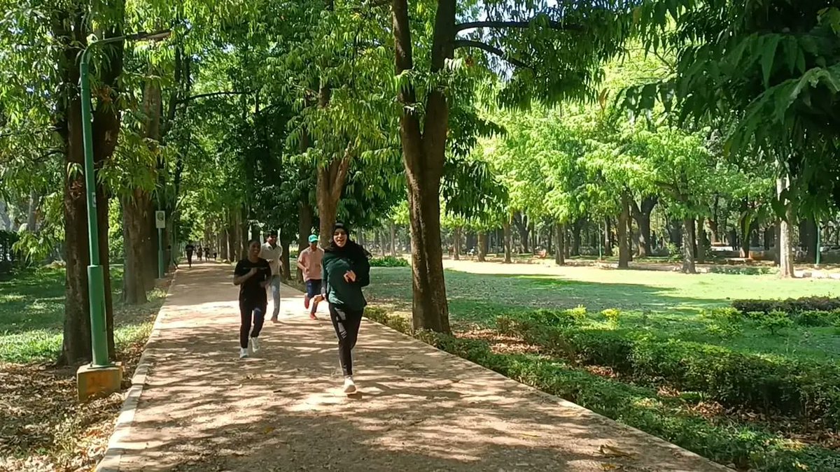 WeLiveFound's tweet photo. Lace up your shoes and mark your calendars for the TCS World 10K Bengaluru on May 21st, 2023. Our Young People in WeLive's Bridge Program are putting in the work during practice sessions to make a difference in their community. 

#welivefoudation #TCSW10K #aidbees #CauseItMatters https://t.co/7BKqkOCrVb