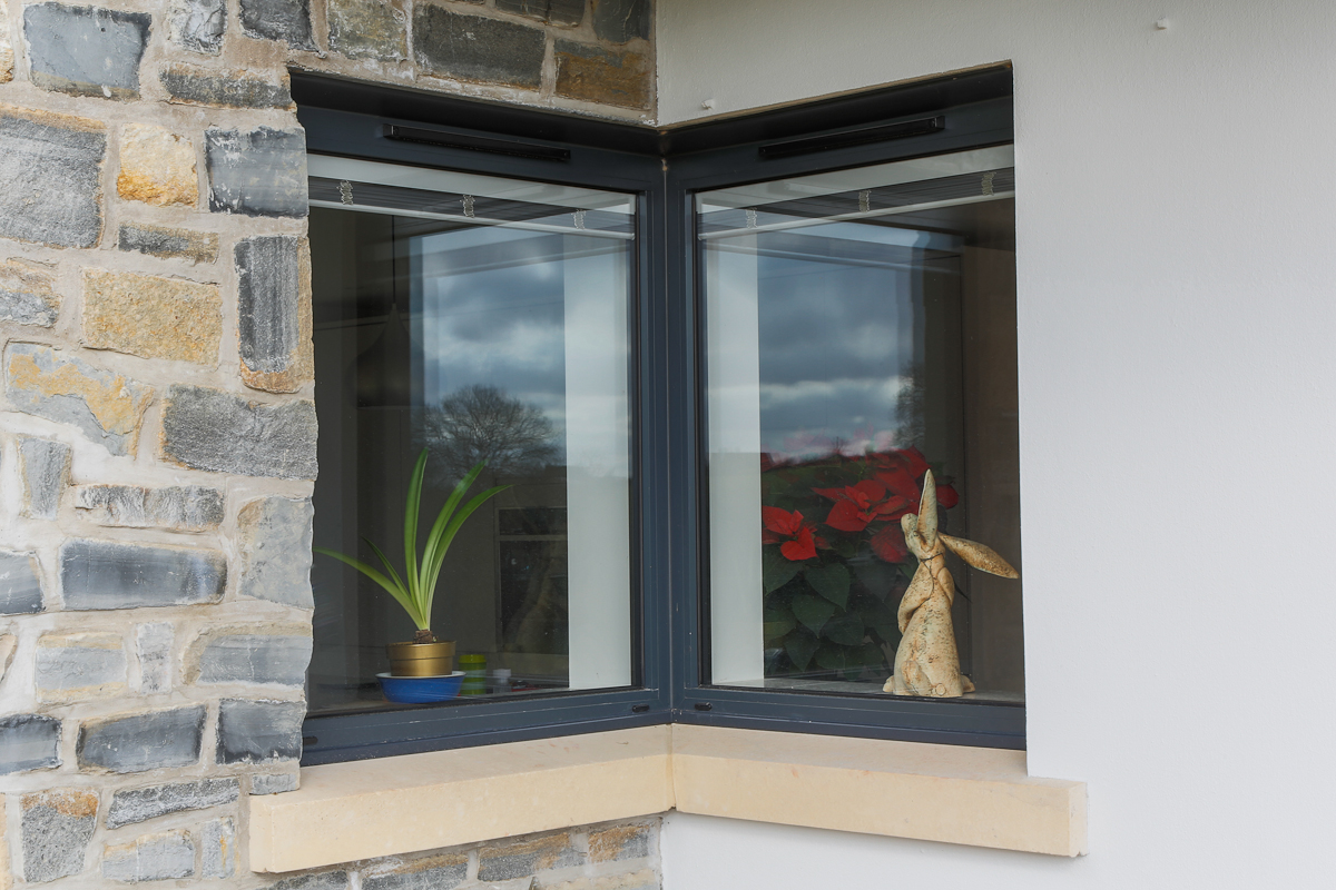 fentradelimited's tweet photo. At Fentrade our residential casements are Document L compliant ensuring you meet the new regulations! For a quote on your next residential project get in touch today on sales@fentradealuminium.co.uk and see how we can help! #aluminium #service #reliability #FIT23 https://t.co/Hx4LGCs4OQ