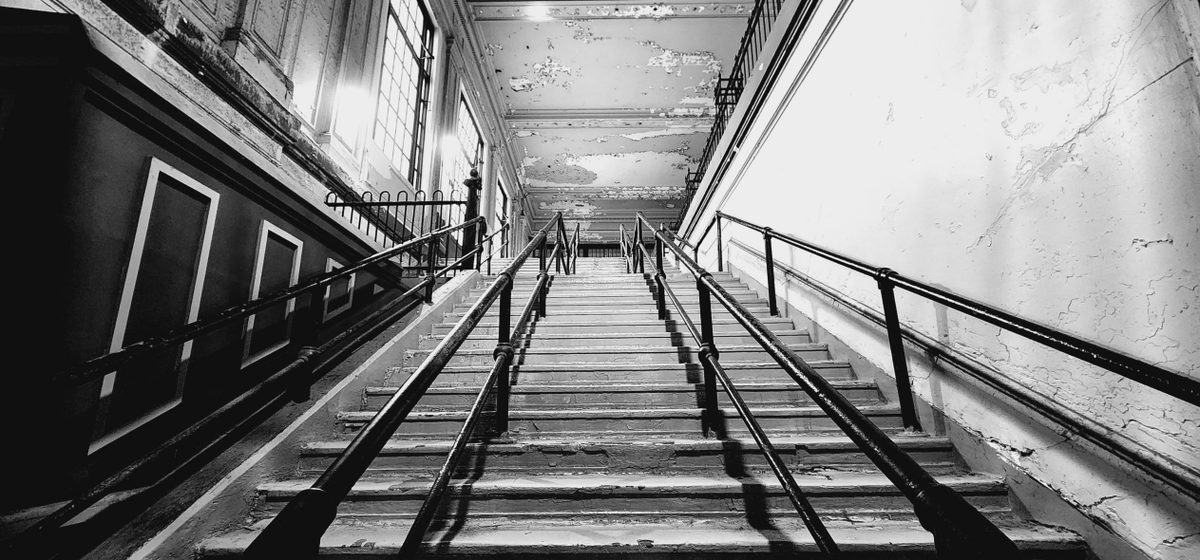 visuniformity's tweet photo. "I'm sorry sir, but that level is restricted."
•
•
#highcontrast #blackandwhite #bnw #blackandwhitephotography #blackandwhitephoto #nofilter #NYC #urbanphotography #abandoned #dark #stairs #aged #vintage #cracking #railroad #visualuniformity https://t.co/TqRDWeSb8e