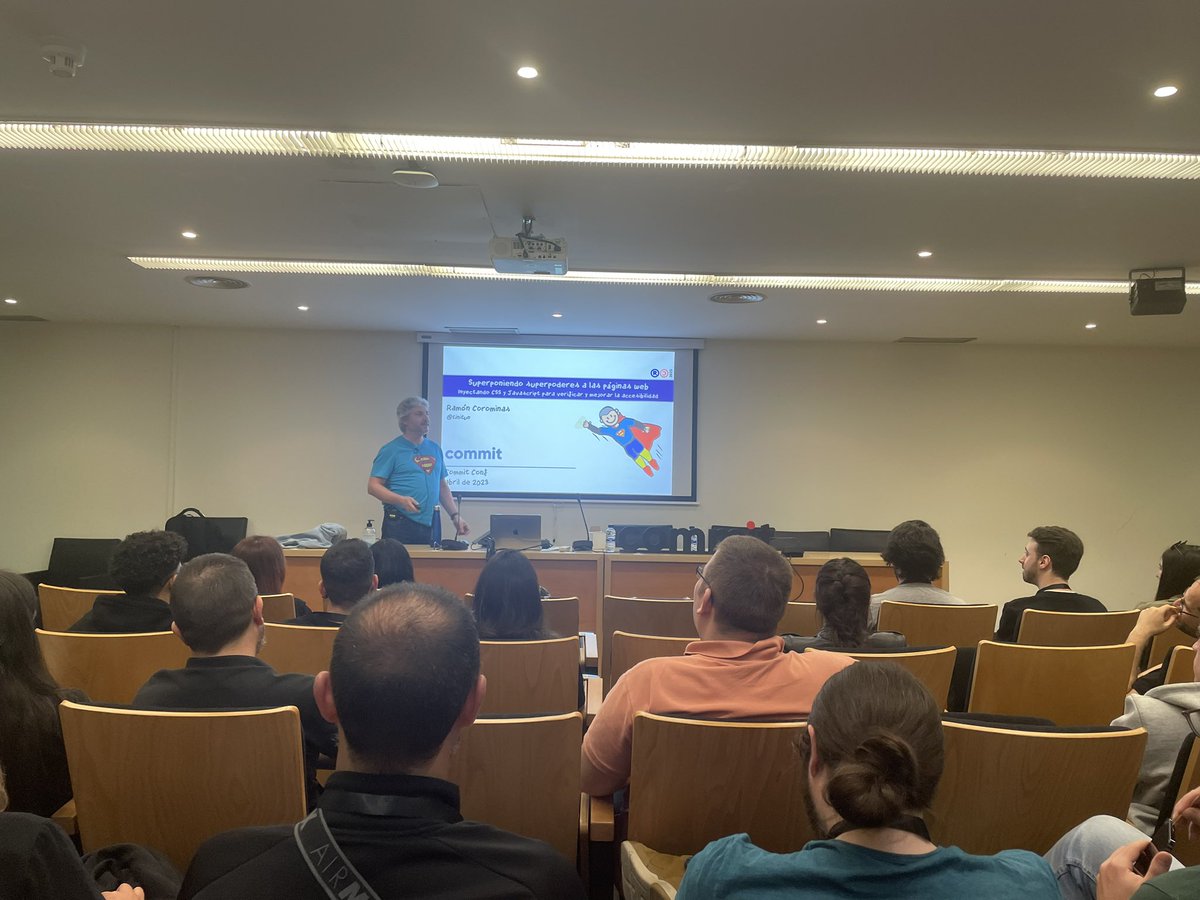 bolonio's tweet image. AccessibiliMan, más conocido como @tinitun, en acción en la @commitconf compartiendo sus superpoderes de accesibilidad

#Accesibilidad #a11y #a11d #CommitConf