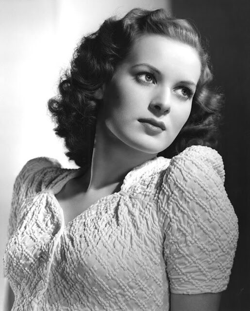 #MaureenOHara at the age of 20.
#FridayFaces