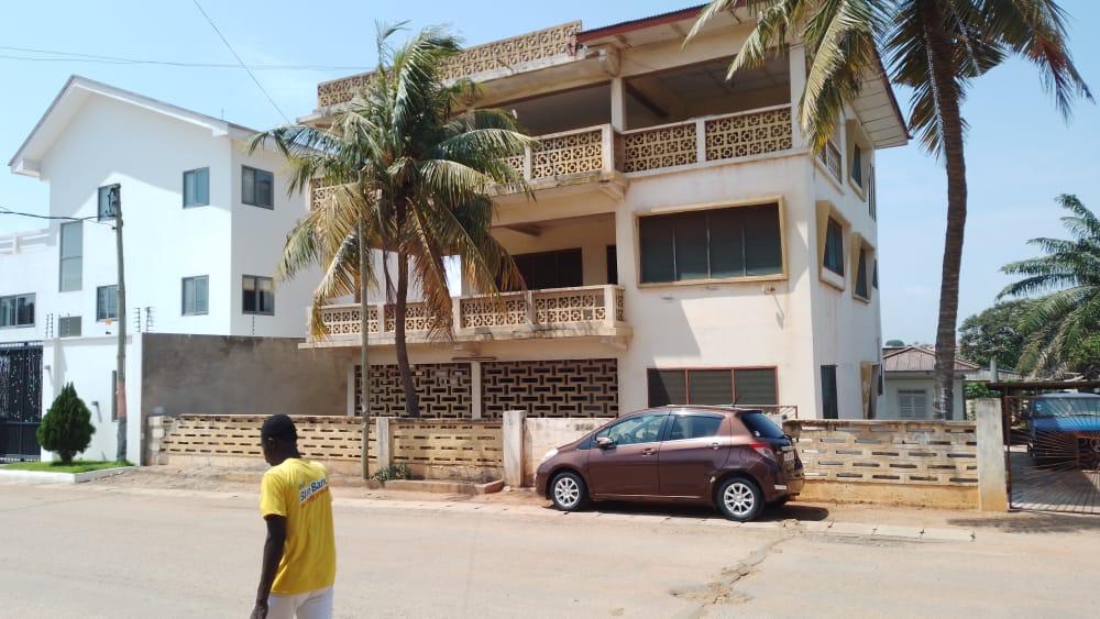 mypdb_gh's tweet photo. House for sale , it's going for a cool price, contact us today for enquires.0200076669.
#pdbsales.
/Prof frimpong Boateng./ https://t.co/ZsjrCyaGX7