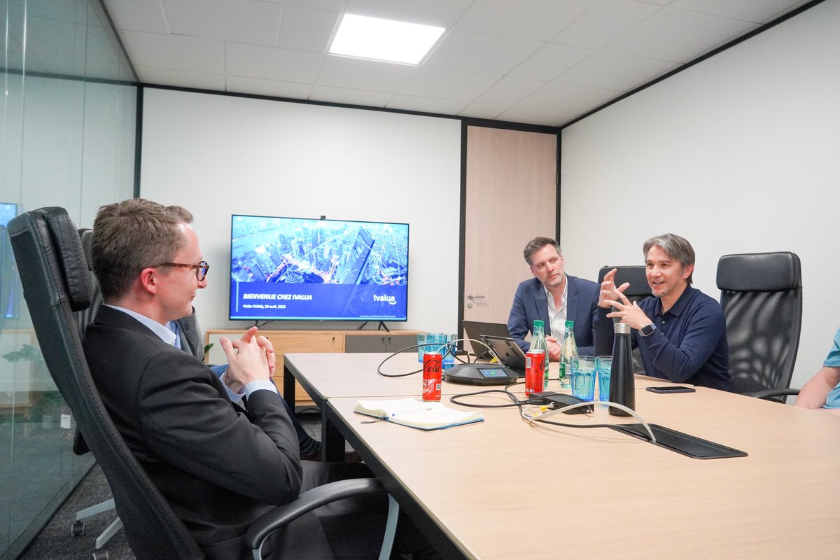 midy_paul's tweet photo. 💾  Rencontre avec David Khuat-Duy, CEO d’@ivalua, licorne française qui développe avec l’#IA des logiciels de gestion des achats pour les entreprises. 

🇫🇷 Leurs serveurs situés en France garantissent une utilisation souveraine et respectueuse des données personnelles. https://t.co/zMVdvbxJWz