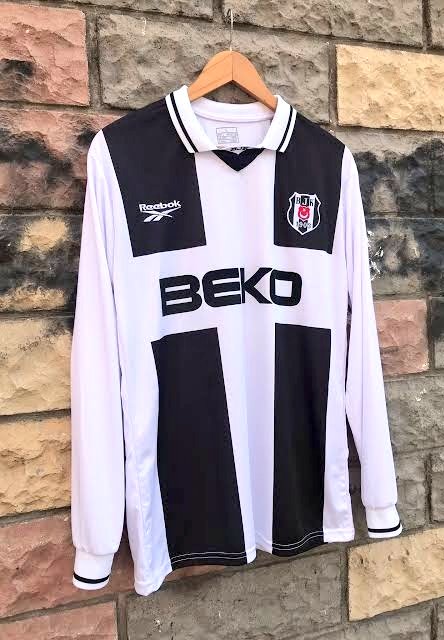 foootballo's tweet photo. 🎁 1 takipçimize Hediyemiz var. Katılım şartları:

✅ @foootbalfanzone 'u takip et.
✅ Post'u beğen ve retweet yap.

🗓️ Çekiliş sonucu, Beşiktaş Galatasaray derbisi günü açıklanacaktır. https://t.co/cC9HtjFCIF