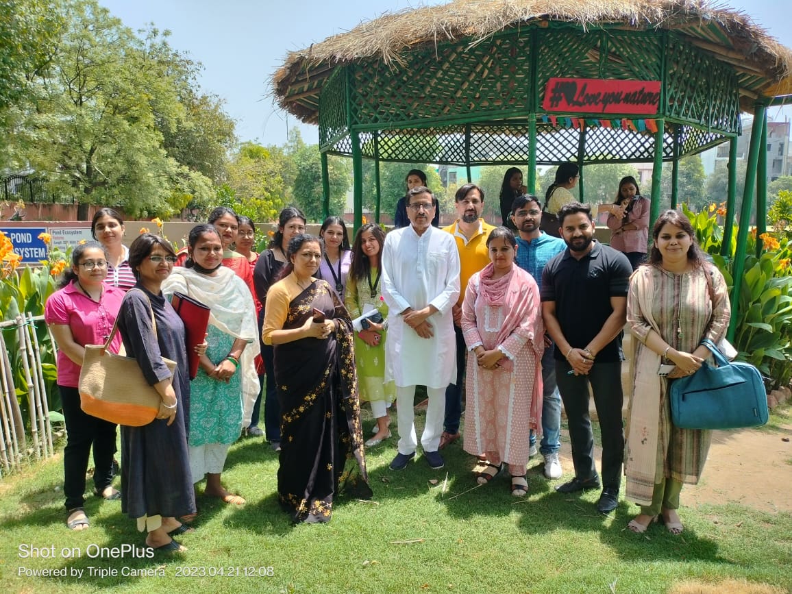 lbcduofficial's tweet photo. लक्ष्मीबाई कॉलेज दिल्ली विश्वविद्यालय में मानव श्रृंखला, पर्यावरण प्रदर्शनी व विचार गोष्ठी से पृथ्वी दिवस सहित नवाचार एवं रचनात्मक दिवस पर धरा के संरक्षण का आह्वान ....मुख्य अतिथि डा हर्षवर्धन जी सांसद व श्री हर्ष चौहान जी 
#PMO
#narendramodi 
#Dharmendrapradhan https://t.co/6cQJMLzZCh
