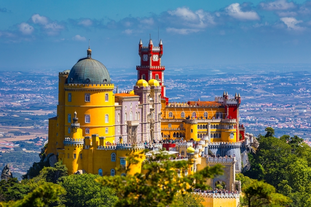 trifargo's tweet photo. From Beaches to Castles: The Best Day Trips from Lisbon
https://t.co/mwRjJKHB8P

Lisbon, the capital of Portugal, is a must-visit destination. It’s both a dynamic city and a sun-soaked, hilly paradise that boasts romantic charm, rich cultural history, and mouth-w... https://t.co/PmVnXUhHRP