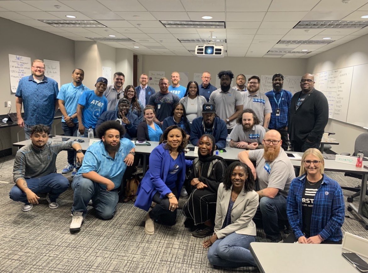 sl7611@att.com tweet media